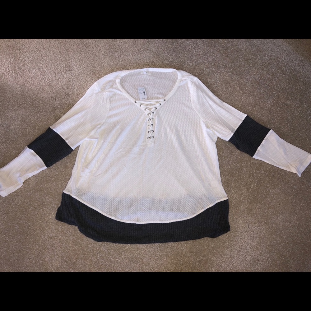 Brand new Adorable Maurices plus size top size XXL